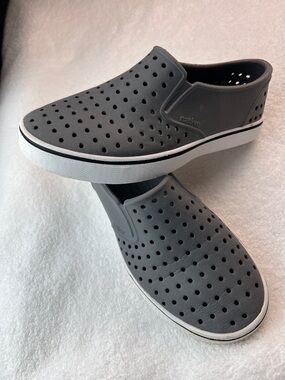 NATIVE J1 Gray/White Unisex Native Miles sneakers Slip resistant water shoes
